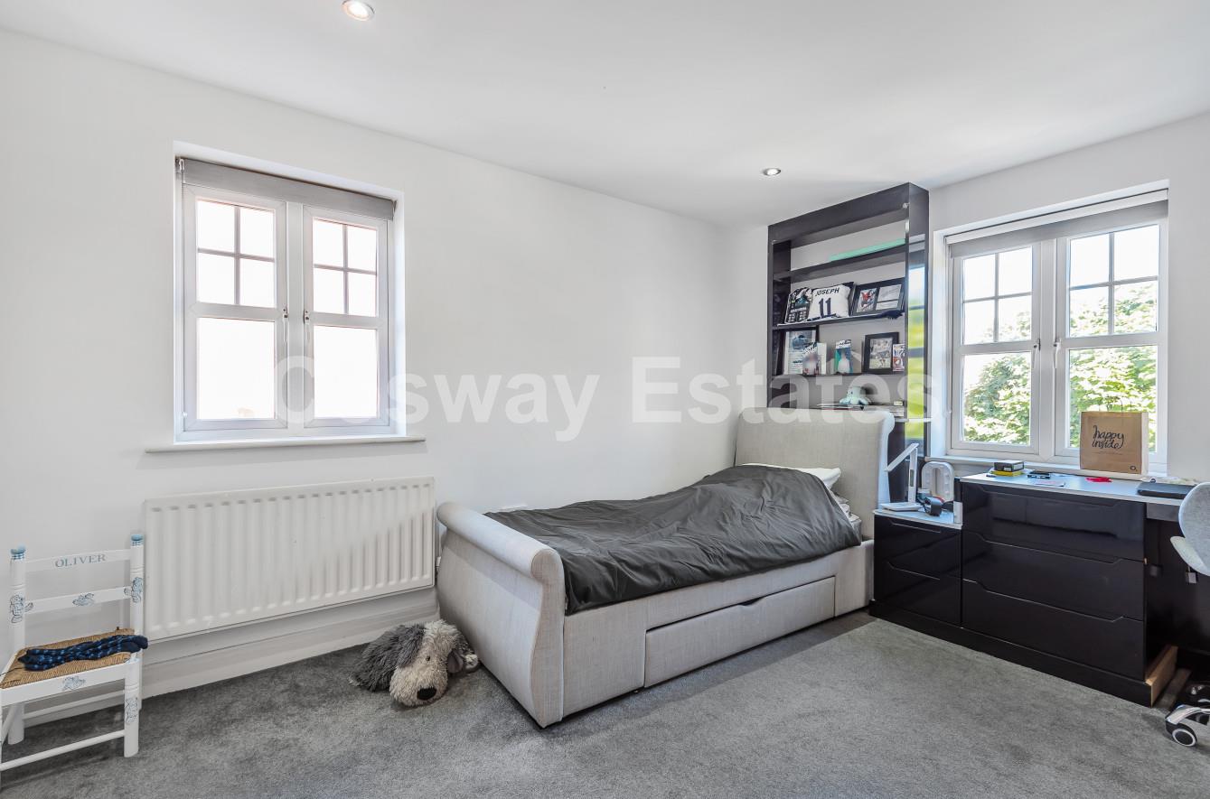 Kingsbridge Drive, London